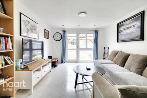 36 Melrose Close, Hayes, UB4 0AZ