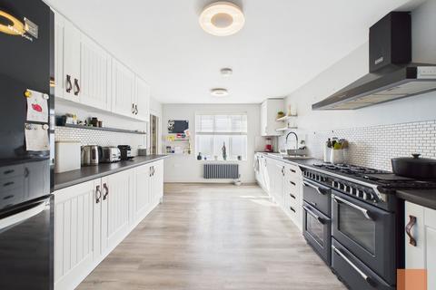 8 Park Kres, St Agnes, TR5 0AL
