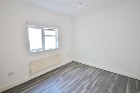 3 bedroom apartment to rent, High Street, Surrey KT15