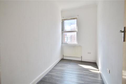 3 bedroom apartment to rent, High Street, Surrey KT15