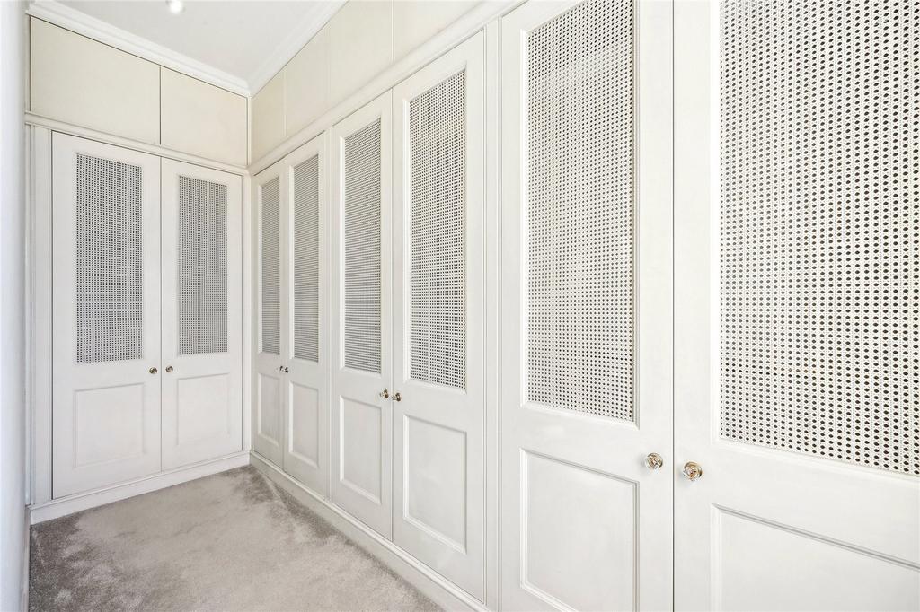 Dressing Space