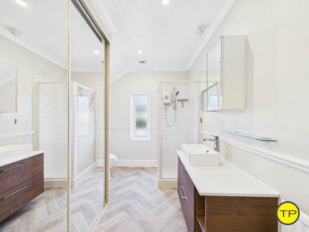 Ensuite
