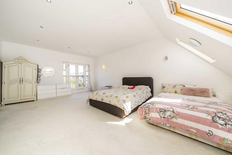 1 Farm Avenue, London, NW2 2EG