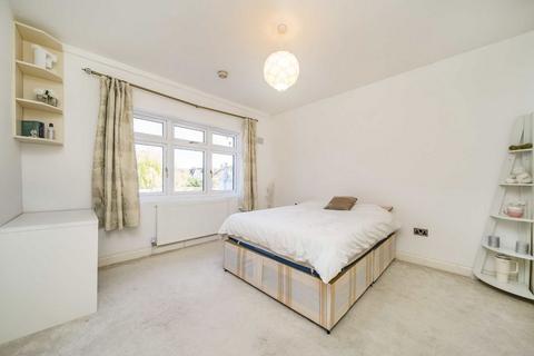 1 Farm Avenue, London, NW2 2EG