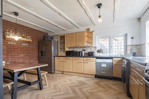 10 Allison Close, Waltham Abbey, EN9 3NY