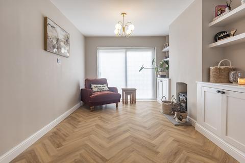 10 Allison Close, Waltham Abbey, EN9 3NY