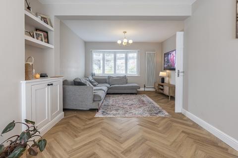 10 Allison Close, Waltham Abbey, EN9 3NY