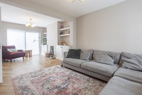 10 Allison Close, Waltham Abbey, EN9 3NY