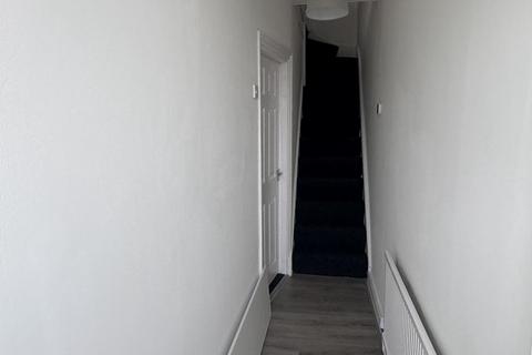 2 bedroom semi-detached house to rent, Bath Road, Morriston, SA1 7AT