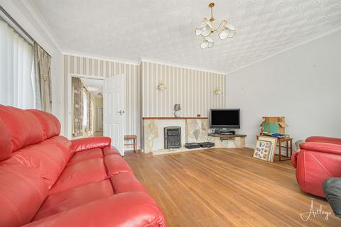4 bedroom detached bungalow for sale, Newton Road, Newton, Swansea