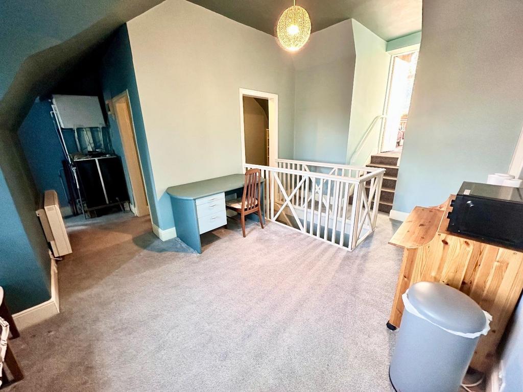 Second floor u shaped landing