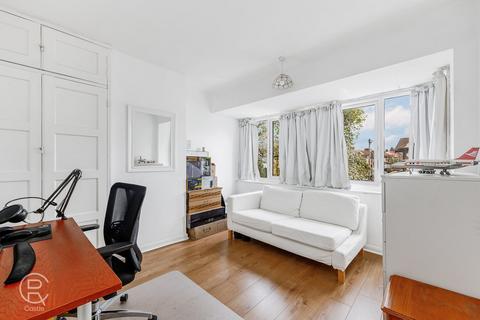 38 Rydal Crescent, Perivale, Greenford, UB6 8EG