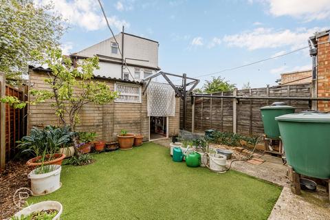 38 Rydal Crescent, Perivale, Greenford, UB6 8EG