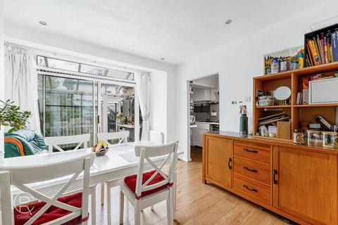 38 Rydal Crescent, Perivale, Greenford, UB6 8EG