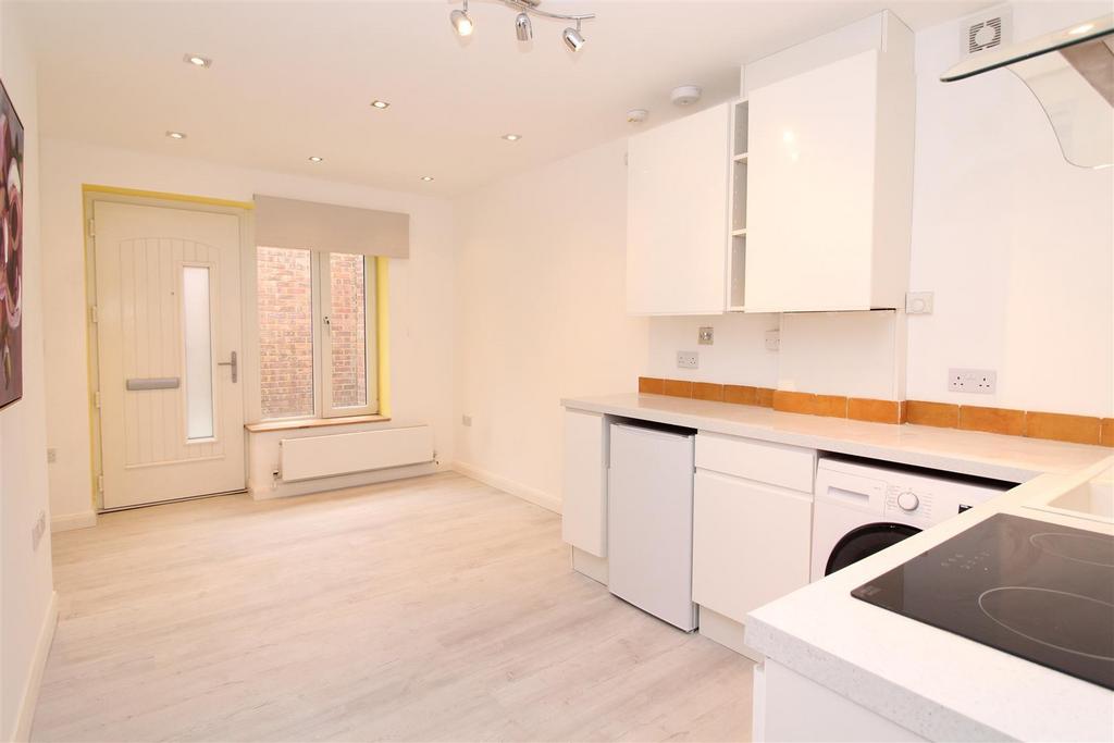 2 Padna Mew - Kitchen Area 2.jpg