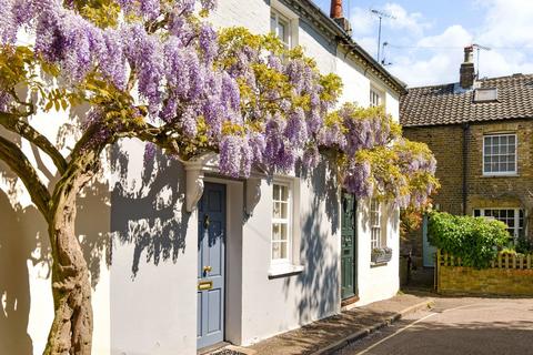 7 Ferry Road, Twickenham, TW1 3DW