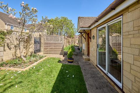 3 bedroom chalet for sale, Pensclose, Witney OX28