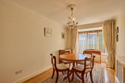 3 bedroom chalet for sale, Pensclose, Witney OX28