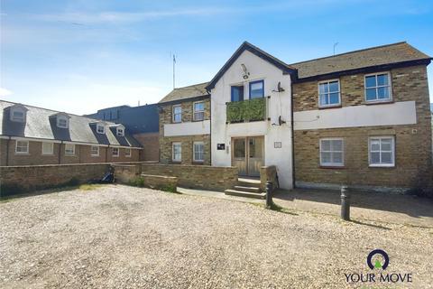 Studio to rent, Effingham Street, Kent CT11