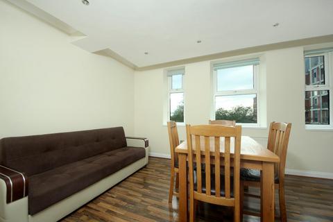 3 bedroom flat for sale, Churchfield Road, W3