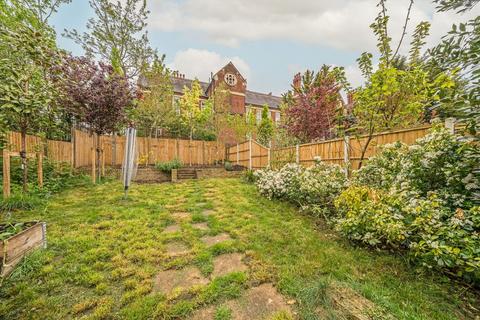 18 Wolverton Avenue, Kingston Upon Thames, KT2 7QD