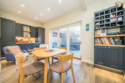 18 Wolverton Avenue, Kingston Upon Thames, KT2 7QD