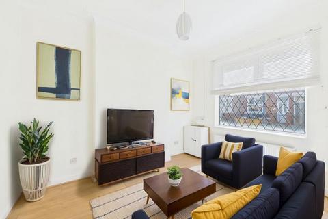 2 bedroom end of terrace house to rent, Barrington Street :: Clayton