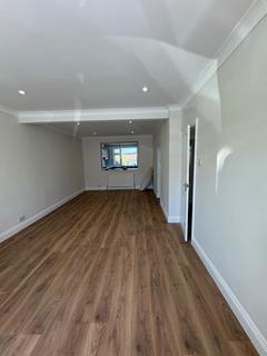4 bedroom semi-detached house to rent, Bishop Ken Road, Harrow HA3