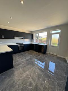 4 bedroom semi-detached house to rent, Bishop Ken Road, Harrow HA3