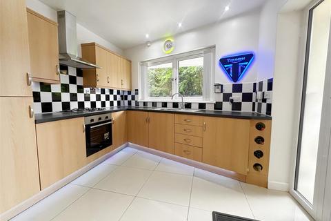 3 bedroom detached house for sale, Boy Lane, Halifax