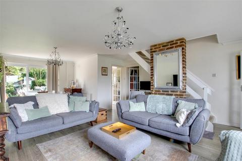 49 Chase Ridings, Enfield, EN2 7QE