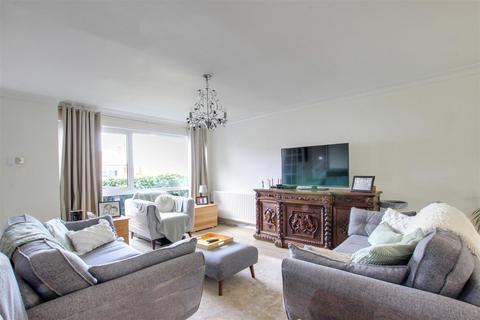 49 Chase Ridings, Enfield, EN2 7QE