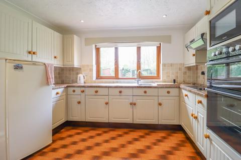 3 bedroom detached house for sale, Croxton Road, Fulmodestone