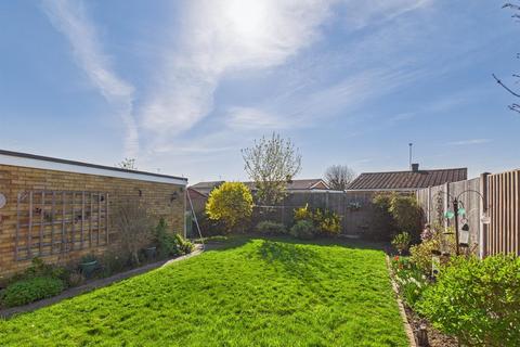 62 Birch Avenue, Great Bentley, Colchester, CO7 8LS