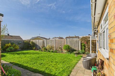 62 Birch Avenue, Great Bentley, Colchester, CO7 8LS