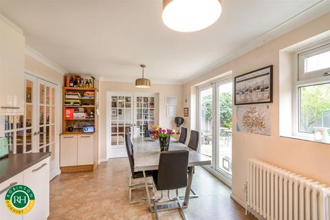 4 bedroom detached house for sale, Heather Close, Tickhill, Doncaster