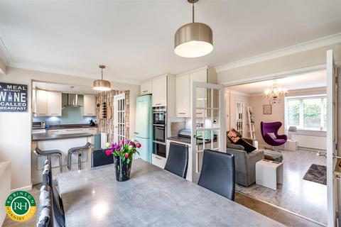 4 bedroom detached house for sale, Heather Close, Tickhill, Doncaster