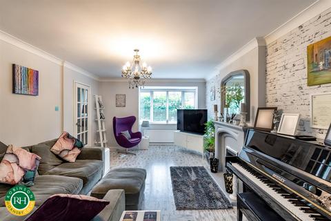 4 bedroom detached house for sale, Heather Close, Tickhill, Doncaster