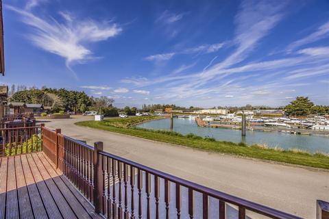 2 bedroom mobile home for sale, Marina View, Littlehampton, BN17