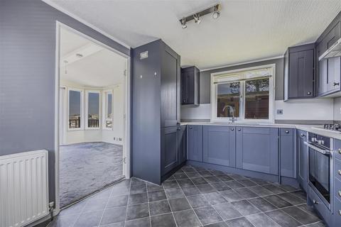 2 bedroom mobile home for sale, Marina View, Littlehampton, BN17