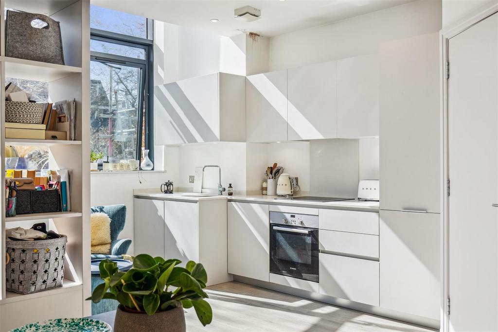 Chiswick High Road, W4 - FOR SALE