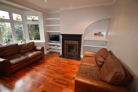 4 bedroom detached house to rent, Leader Avenue, London, E12
