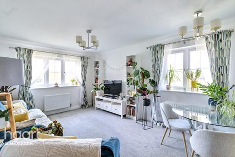 2 bedroom apartment for sale, Wildings Apartments Witham Road, Gidea Park RM2