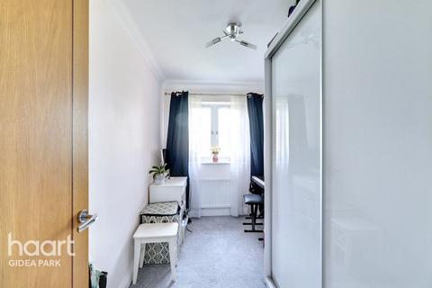 2 bedroom apartment for sale, Wildings Apartments Witham Road, Gidea Park RM2