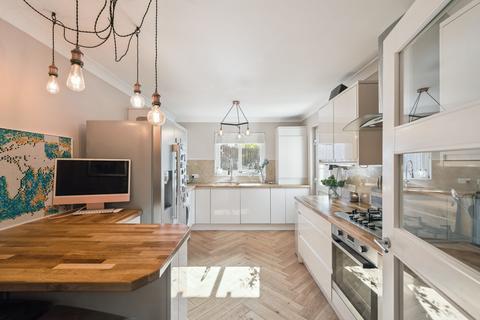 17 Hauplands Way, West Kilbride, KA23 9GB