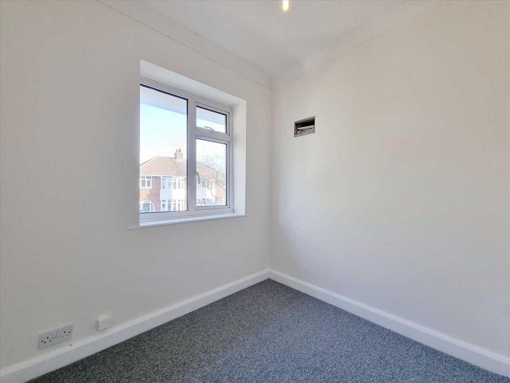 Bedroom 3:
