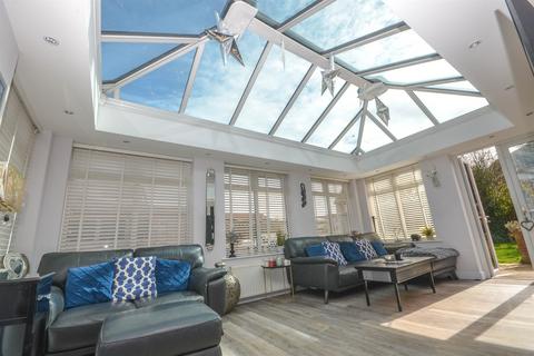 19 Leander Drive, Boldon Colliery, NE35 9LX