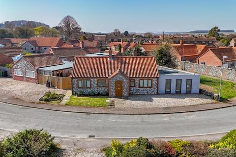 4 bedroom bungalow for sale, Kestrel Close, Burnham Market