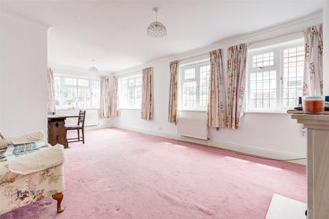 2 bedroom bungalow for sale, Little Paddocks, Ferring, Worthing, West Sussex, BN12