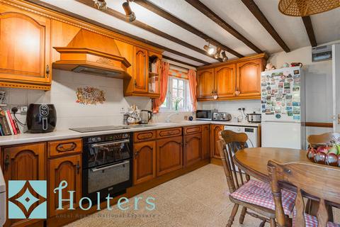 3 bedroom country house for sale, Llandinam SY17